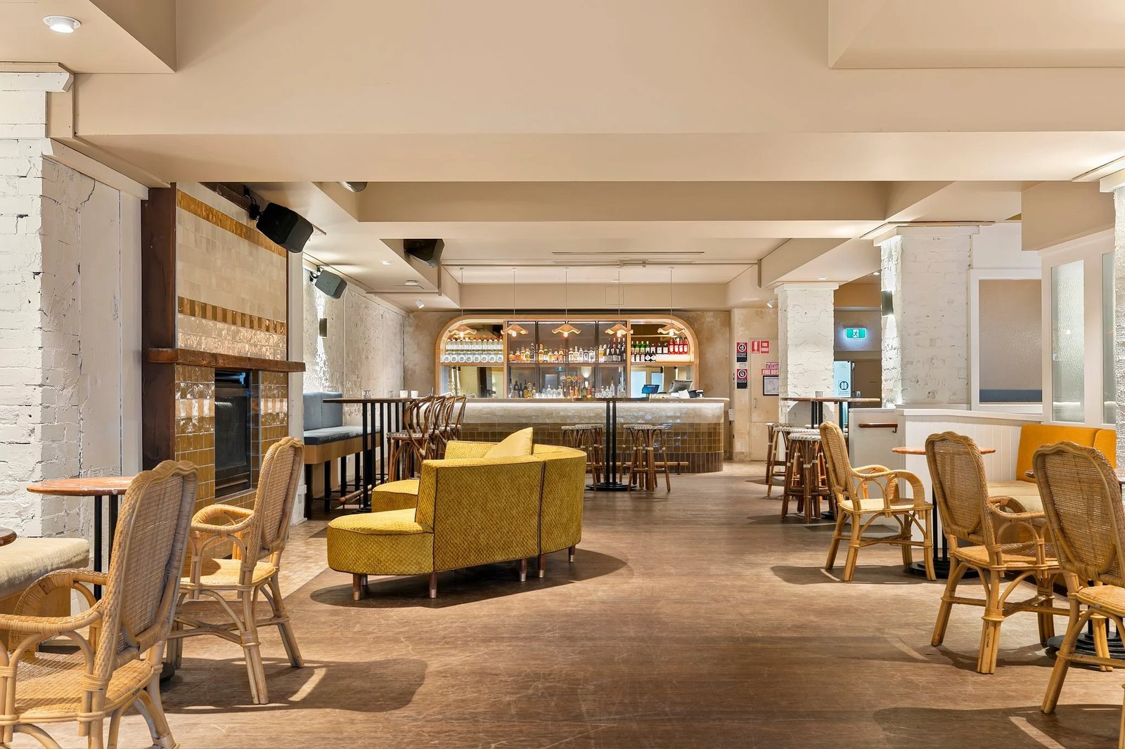 Coogee Bay Hotel — vibe