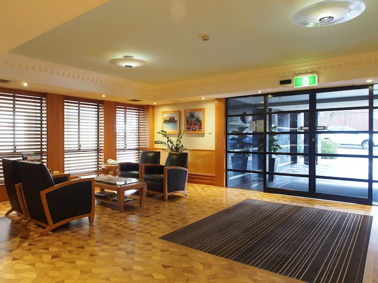 Coogee Bay Hotel — vibe