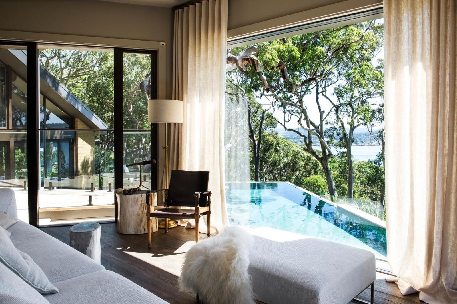 Pretty Beach House — rooms