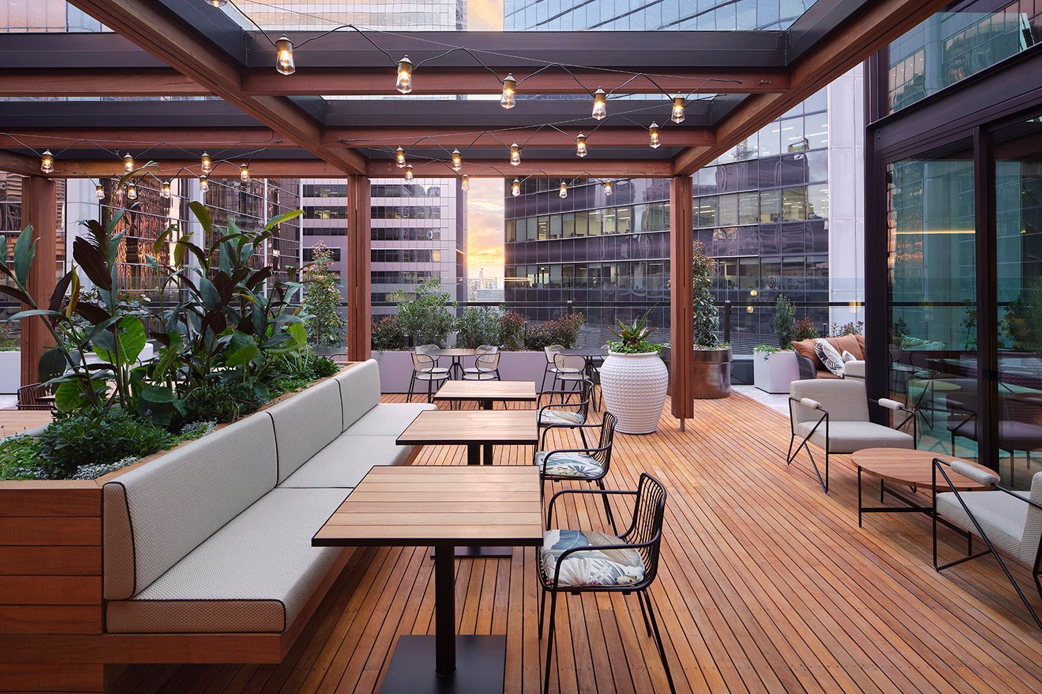 Little National Hotel Sydney — vibe