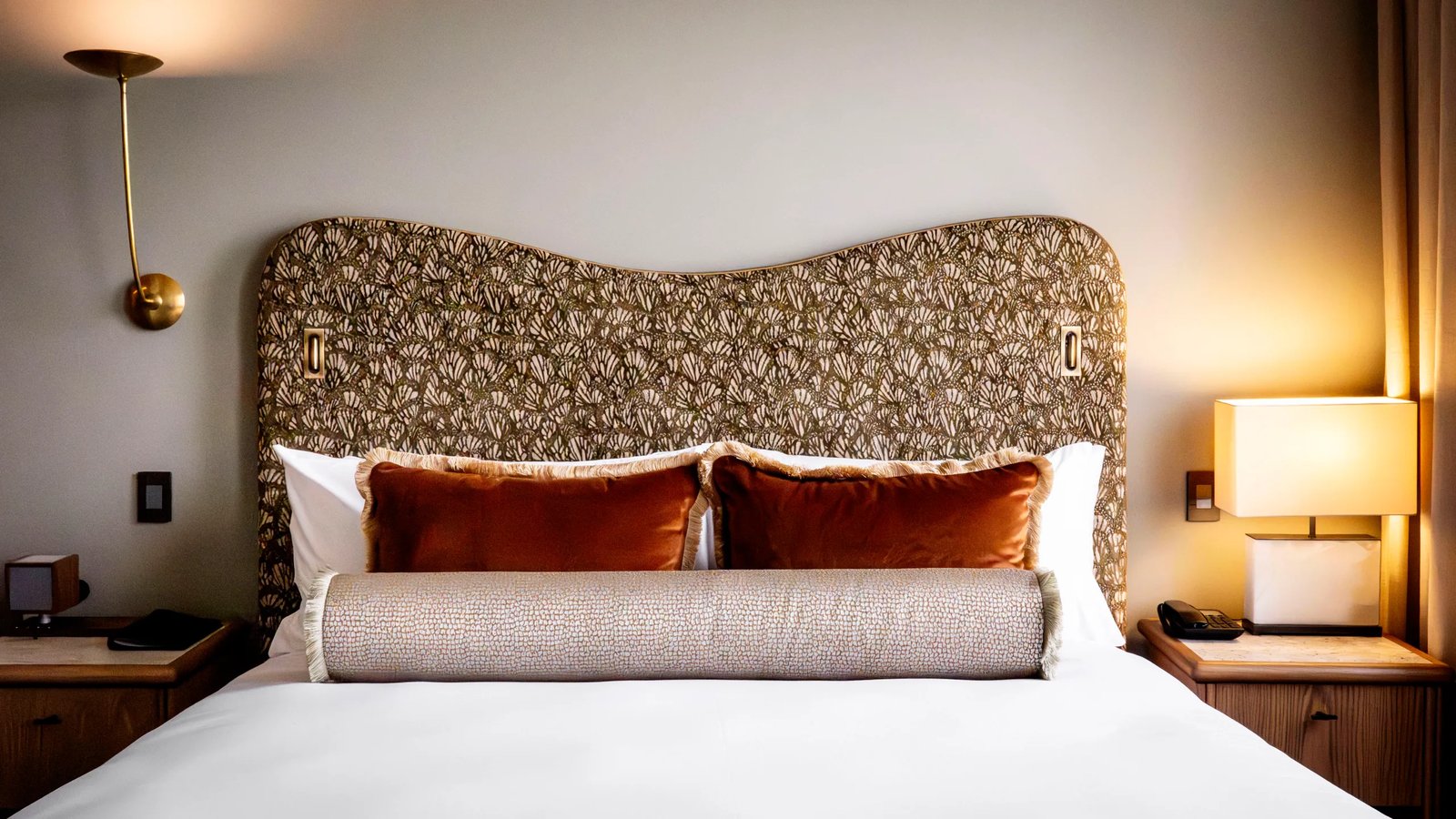 The Grand National Hotel by Saint Peter — rooms
