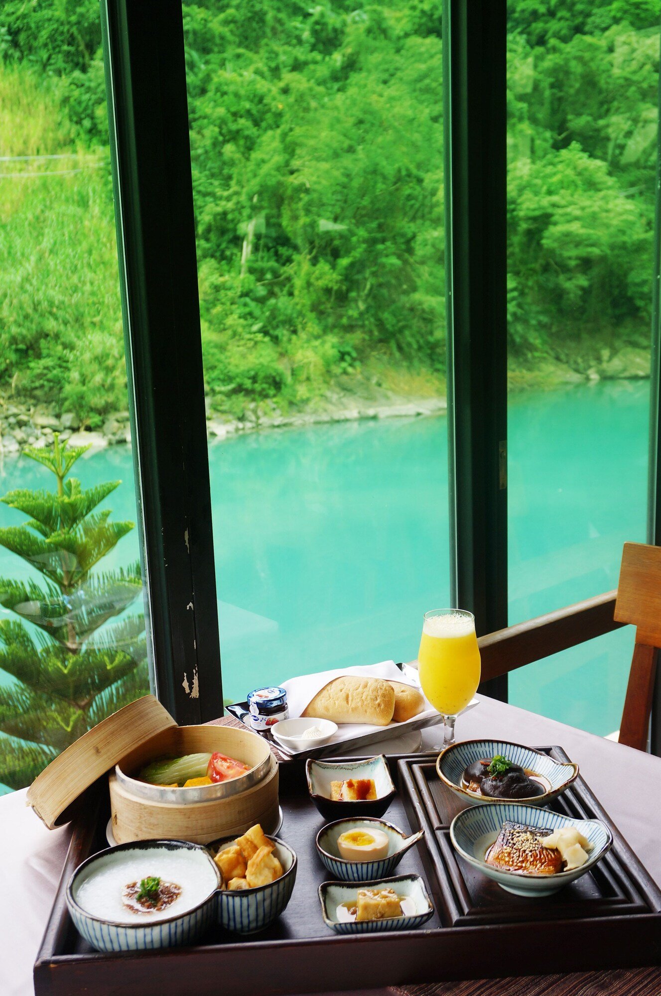 Volando Urai Spring Spa & Resort, at the table