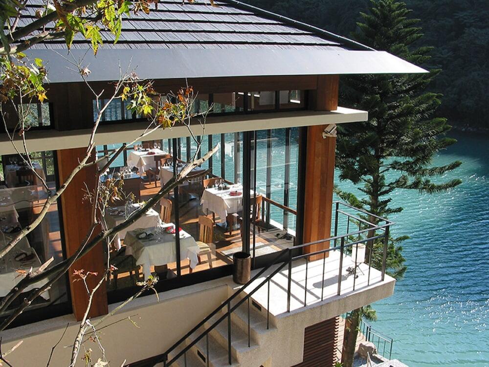 Volando Urai Spring Spa & Resort — eat & drink