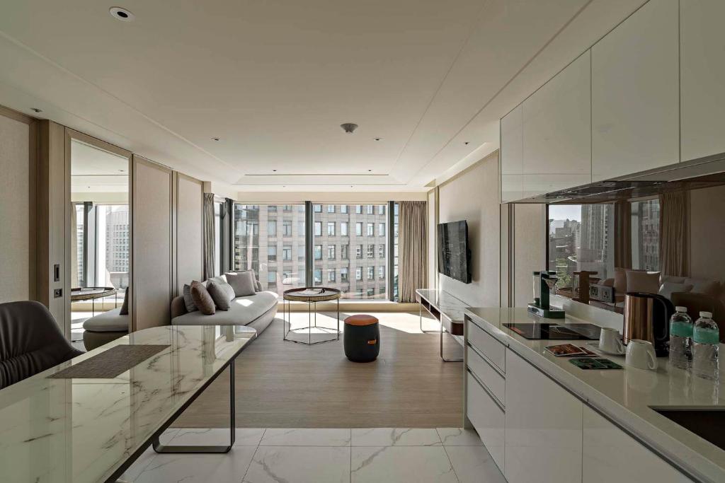 Hanns House — rooms