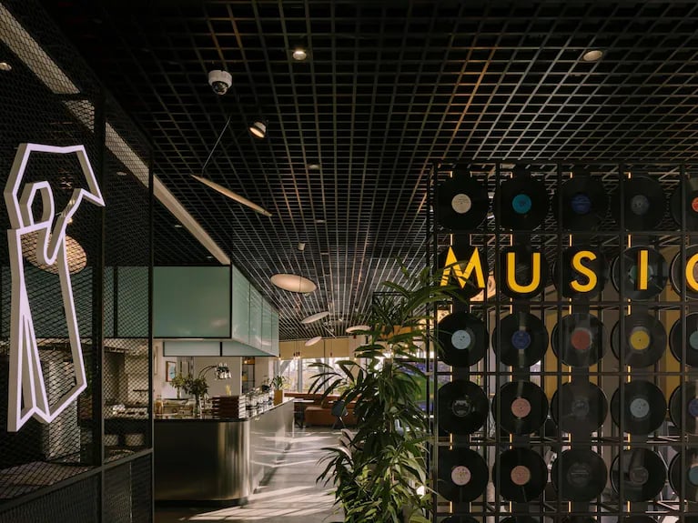 ibis Tbilisi Airport — eat & drink