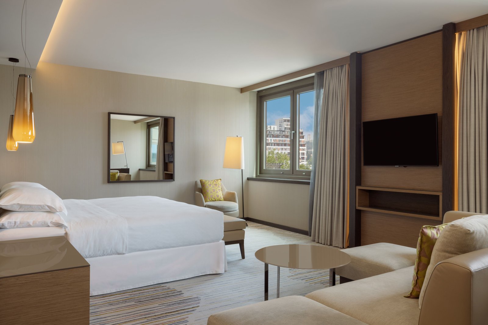 Sheraton Grand Tbilisi Metechi Palace — rooms