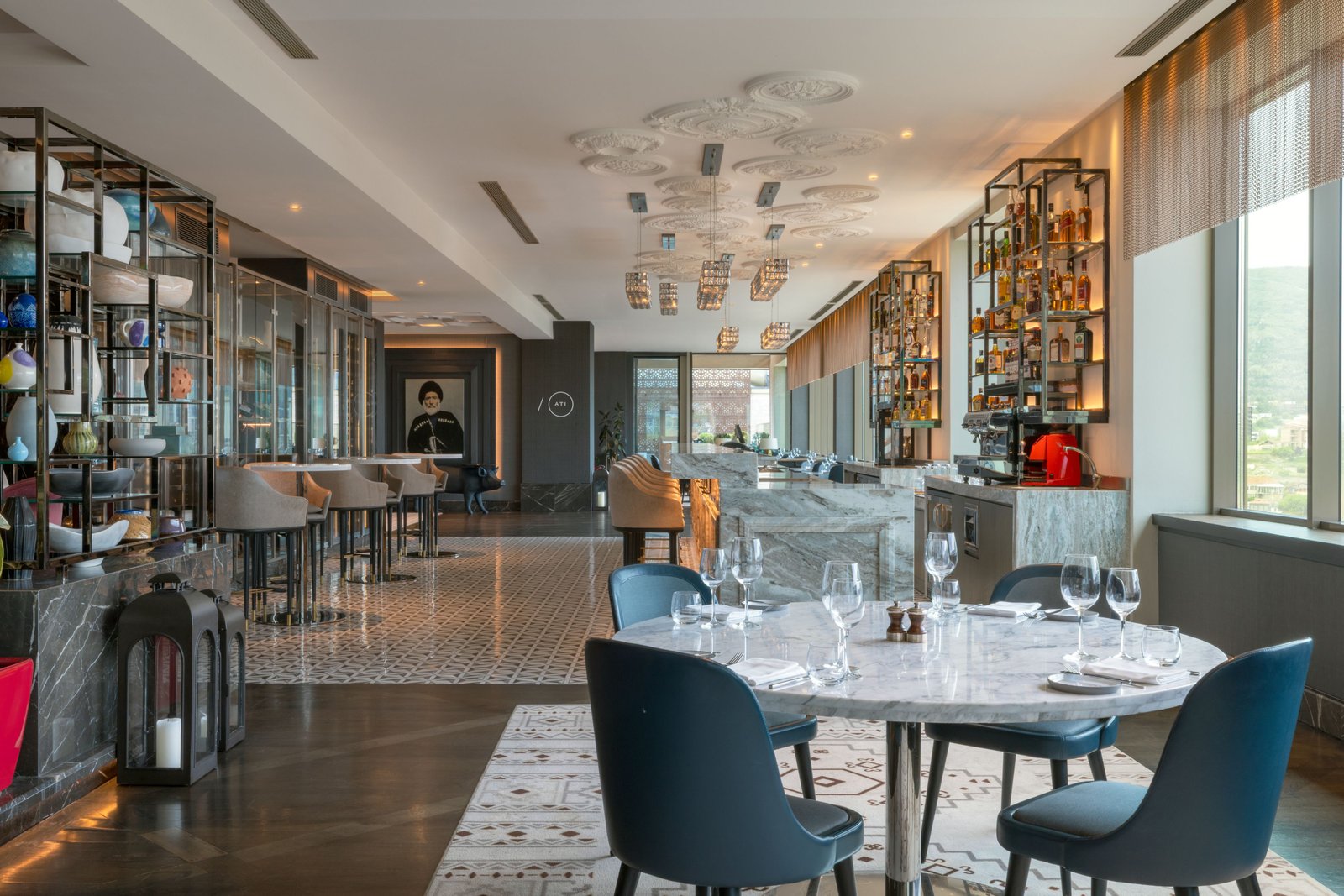 Sheraton Grand Tbilisi Metechi Palace — eat & drink
