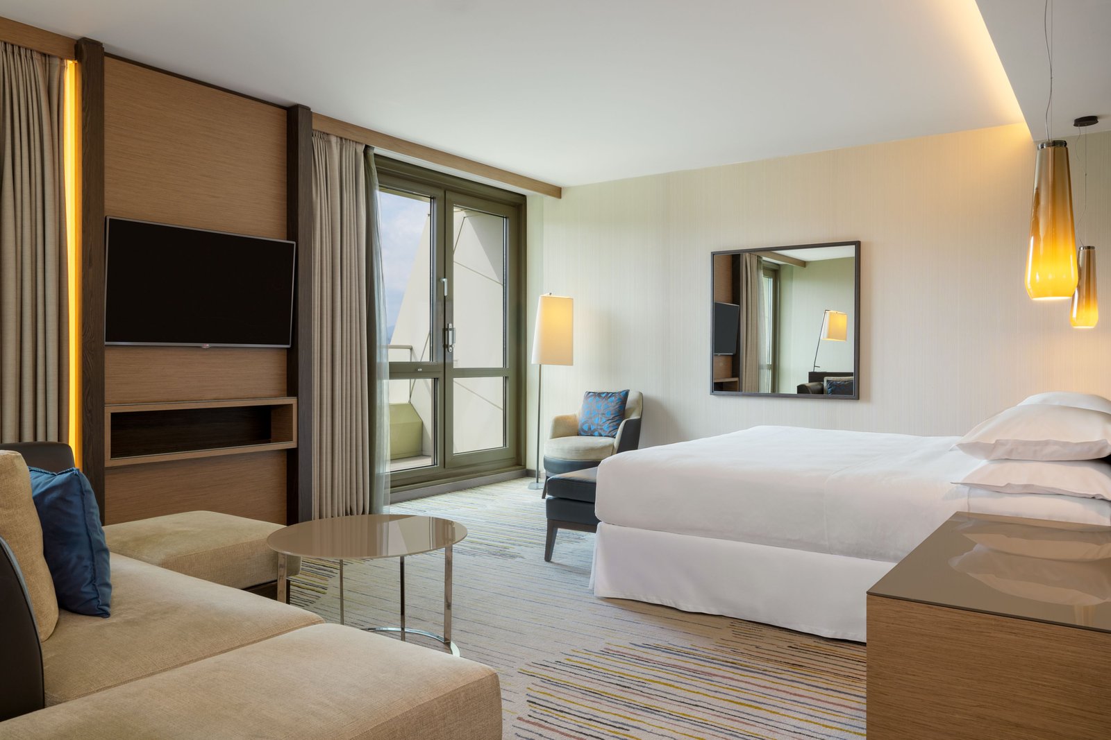Sheraton Grand Tbilisi Metechi Palace — rooms