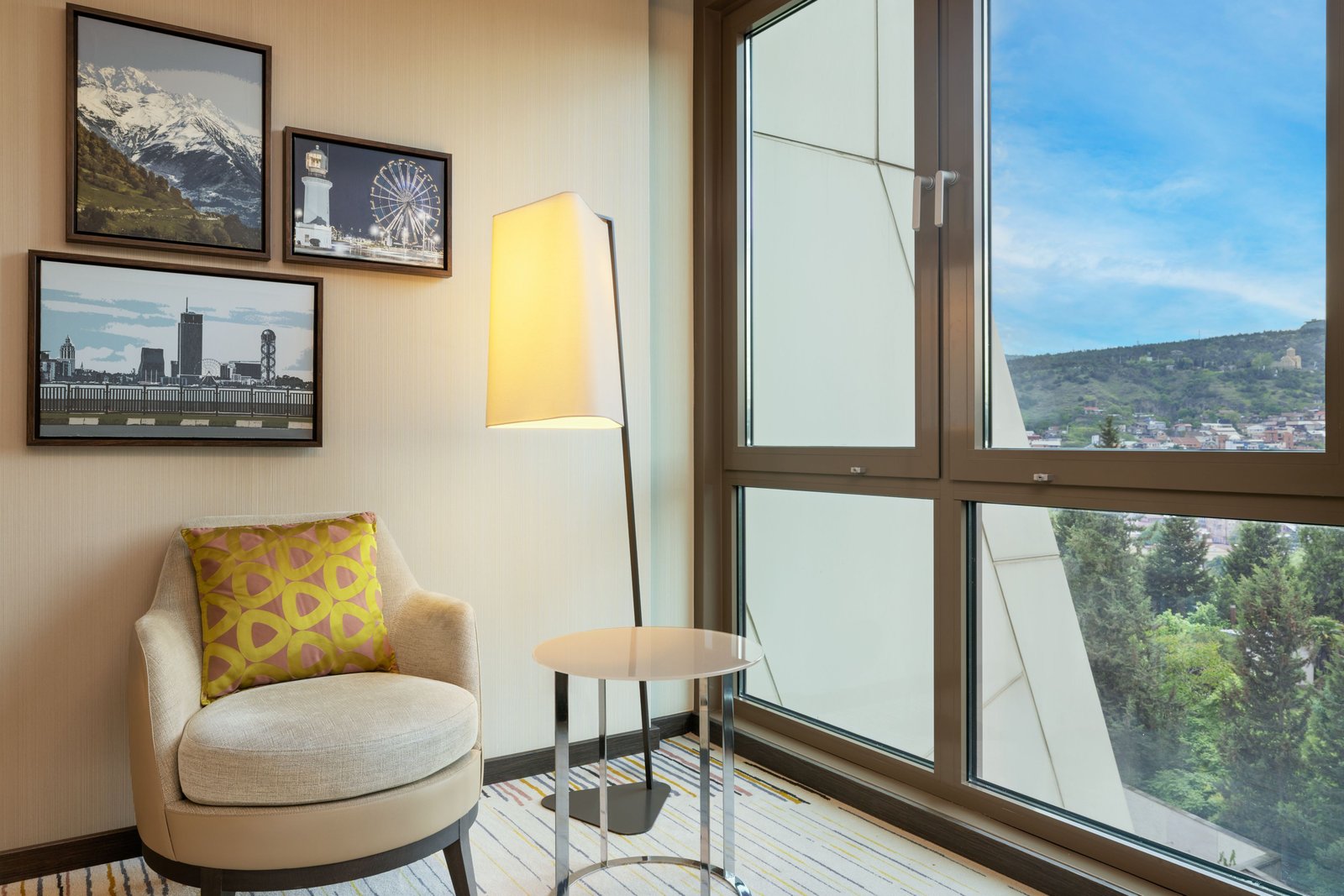 Sheraton Grand Tbilisi Metechi Palace — rooms