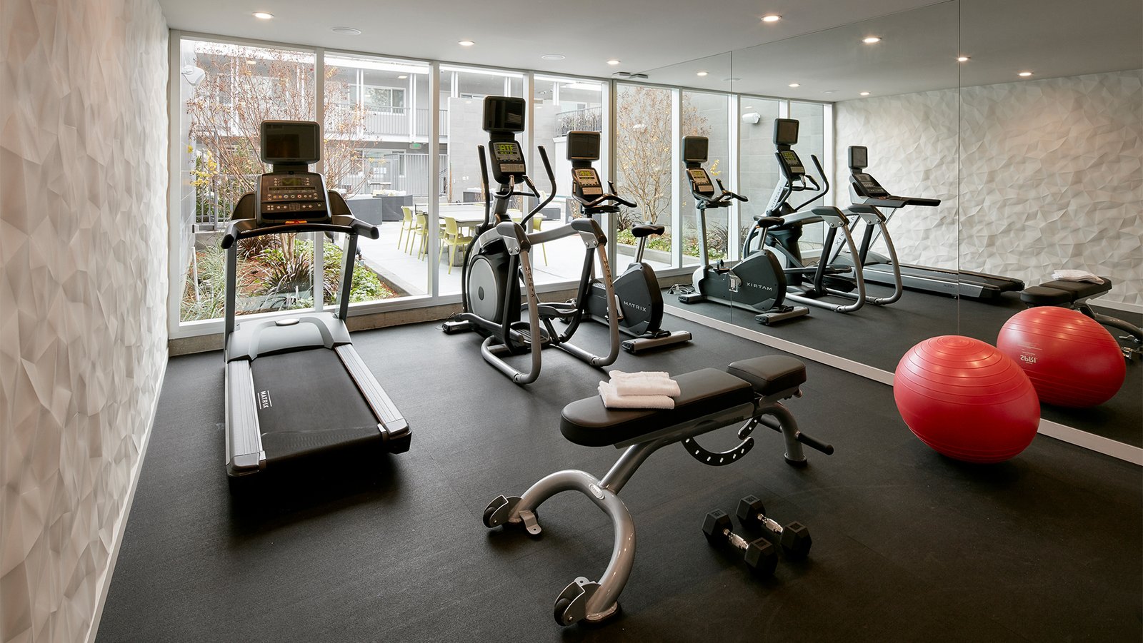 Hotel Lucent, the gym