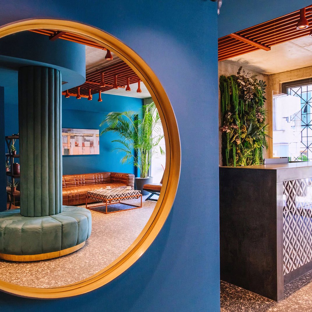 Sandali Metekhi Hotel — vibe
