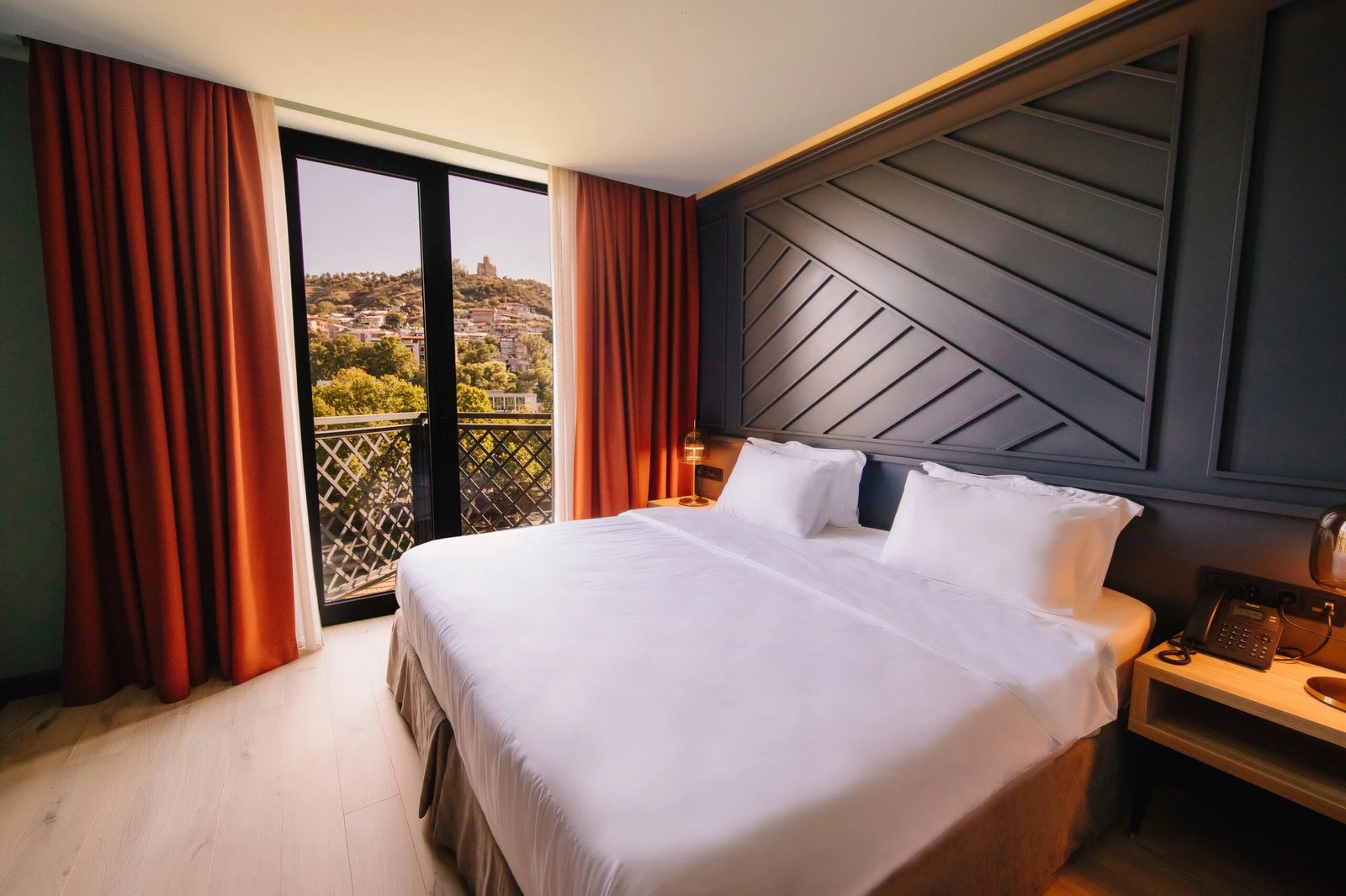 Sandali Metekhi Hotel — rooms