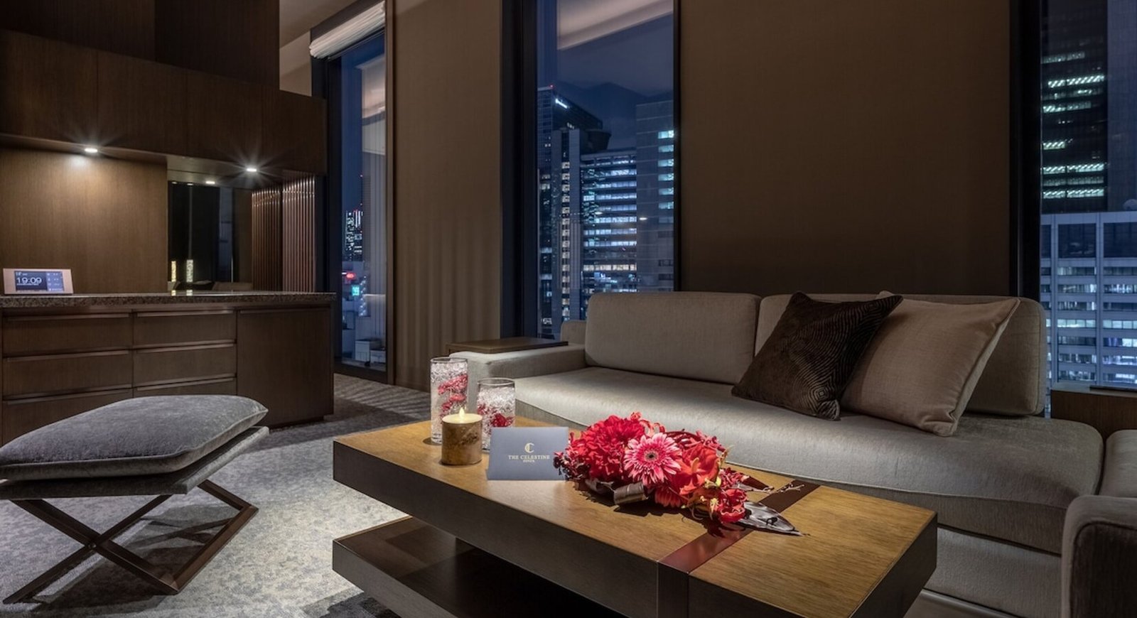 Hotel The Celestine Ginza — vibe
