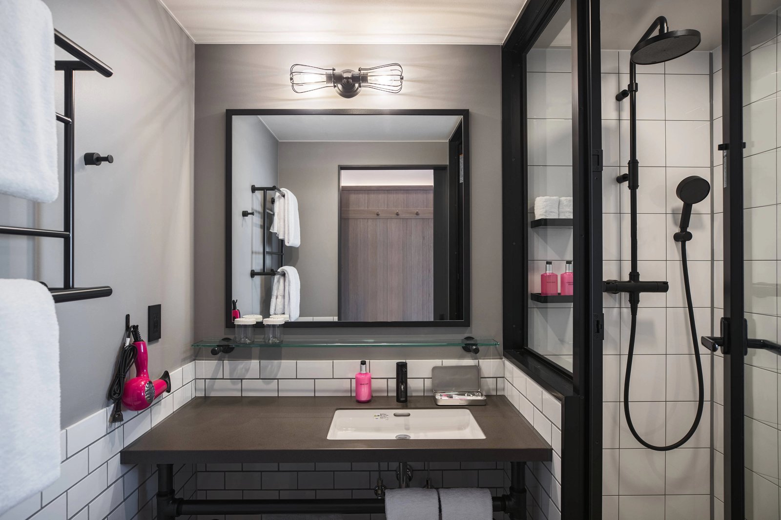 Moxy Tokyo Kinshicho — rooms