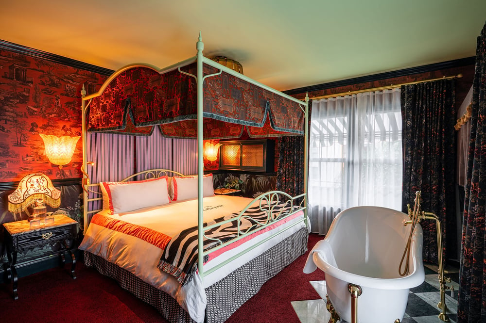 Lafayette Hotel — rooms