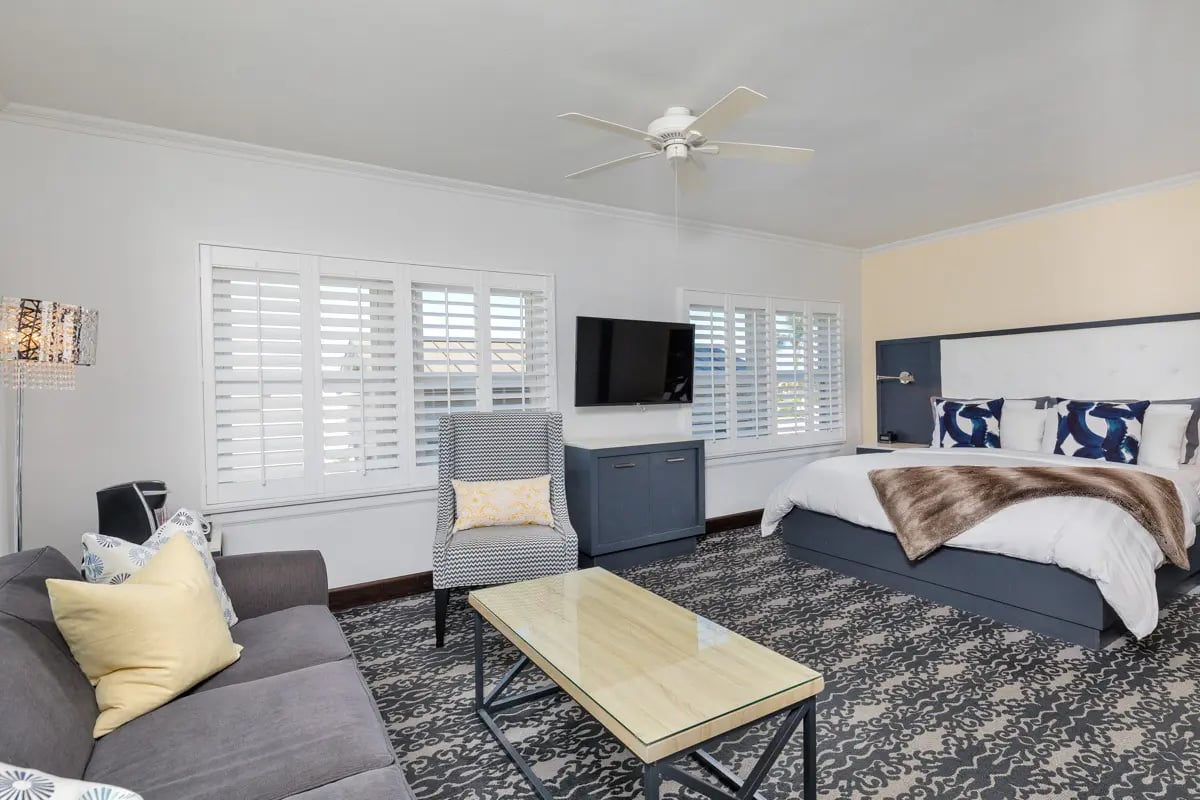 Hotel Marisol Coronado — rooms