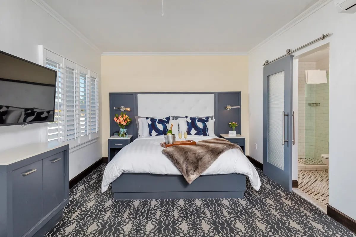 Hotel Marisol Coronado — rooms