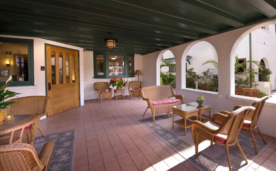 1906 Lodge At Coronado Beach — vibe