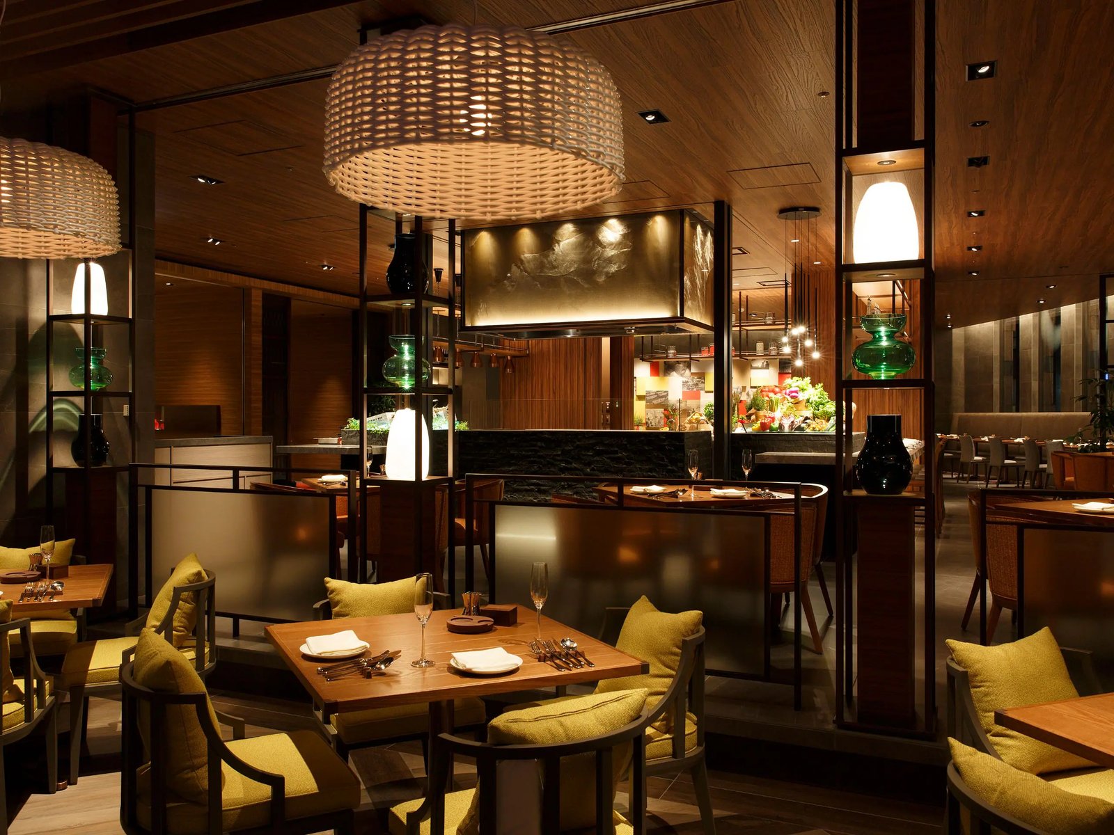 Grand Hyatt Fukuoka — eat & drink