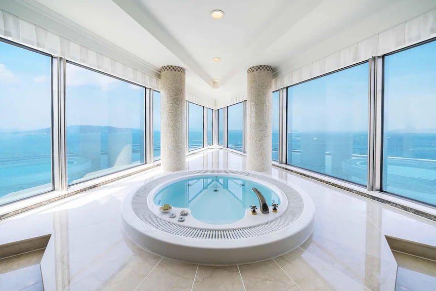 Hilton Fukuoka Sea Hawk — wellness