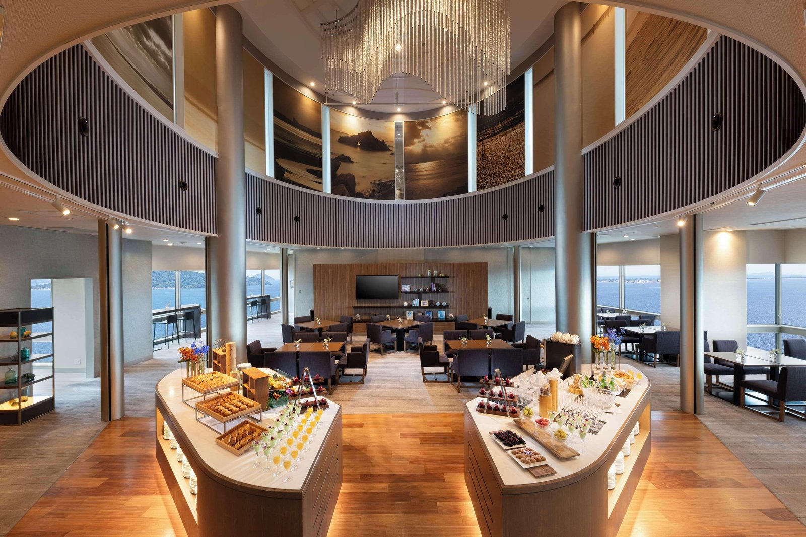 Hilton Fukuoka Sea Hawk, executive lounge