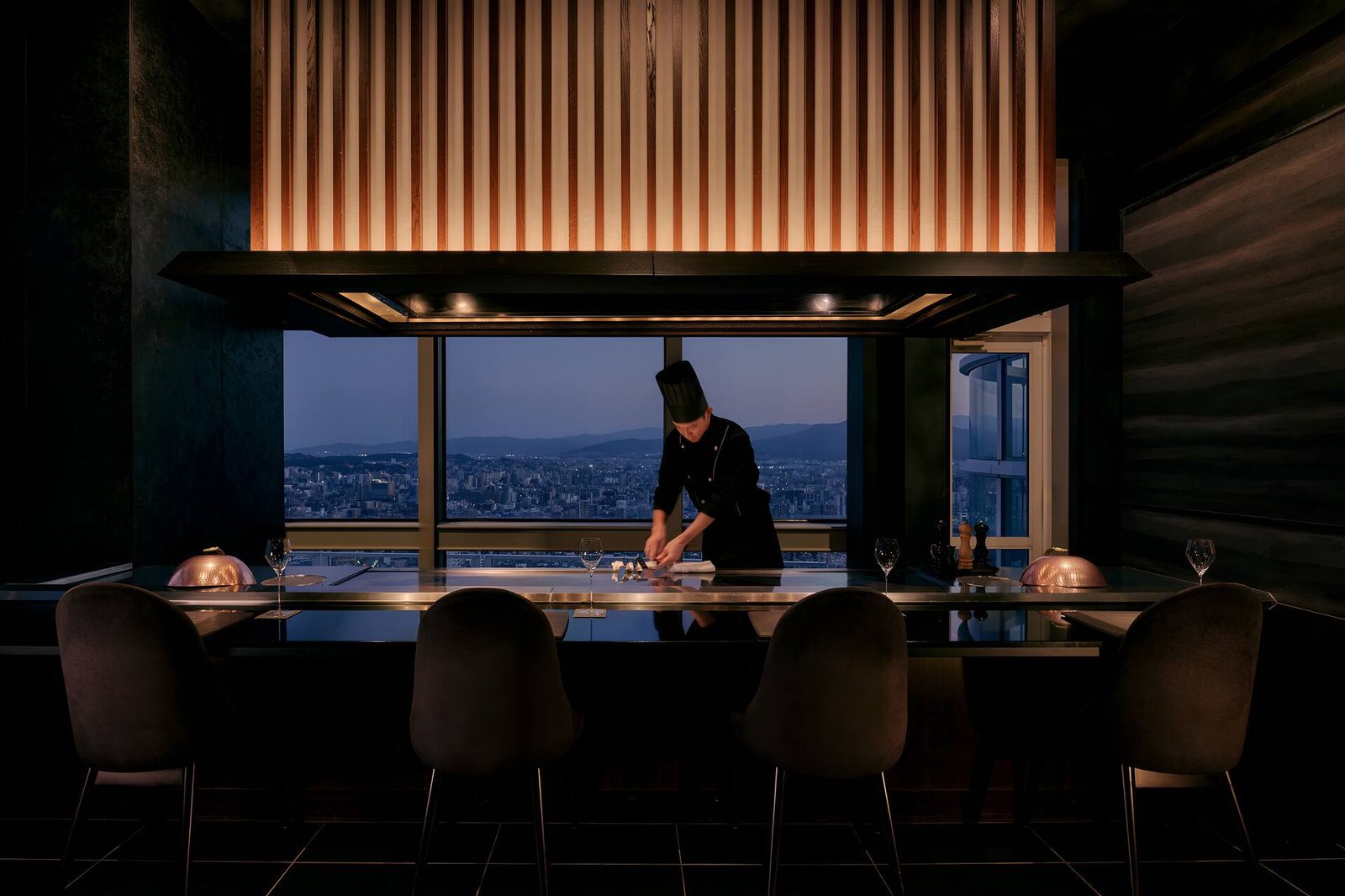 Hilton Fukuoka Sea Hawk, at the table