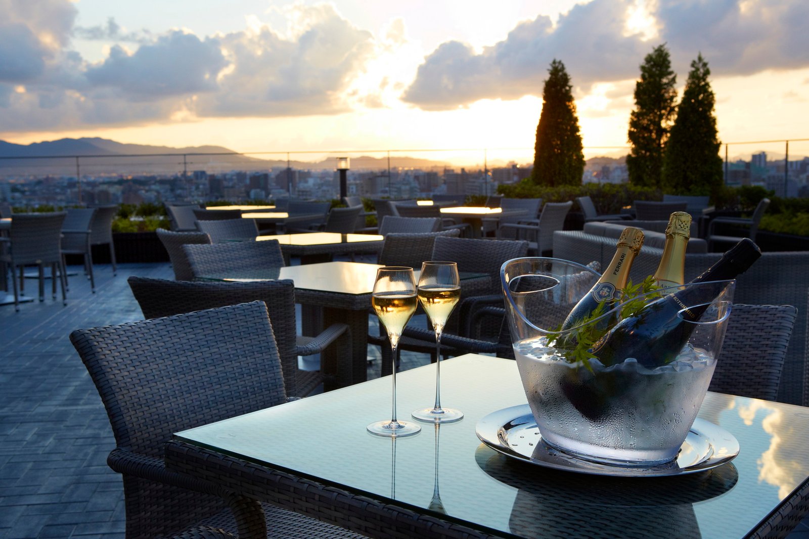 HILLTOP RESORT FUKUOKA — eat & drink