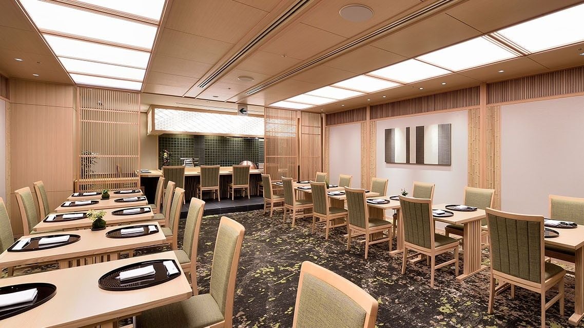 Hotel Nikko Fukuoka, at the table