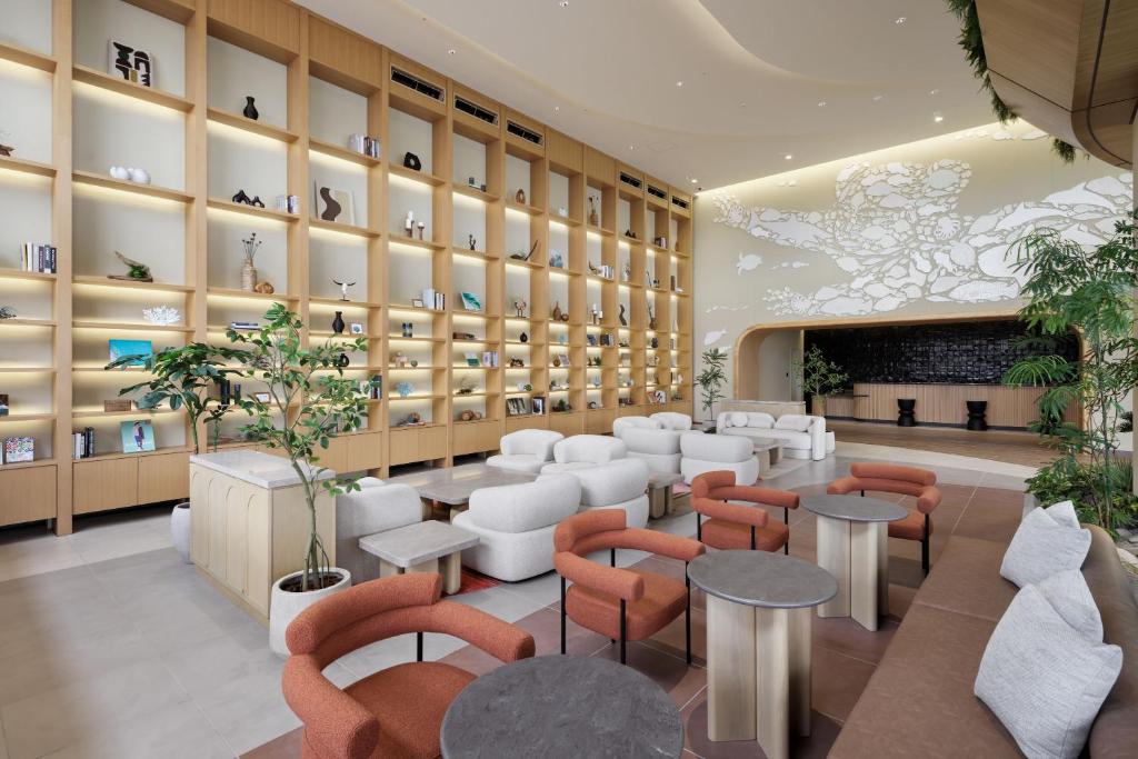 Fukuoka Prince Hotel Momochihama — vibe