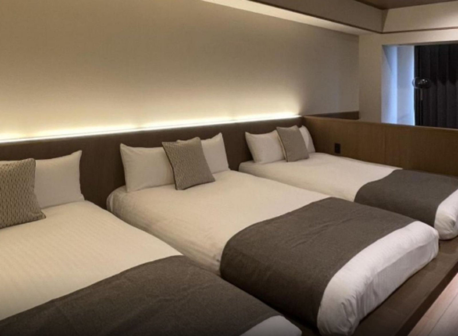 BAND HOTEL HAKATA — rooms