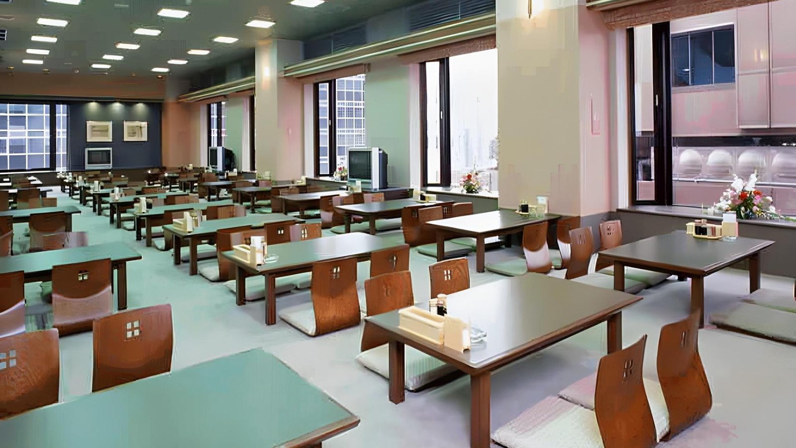 Hotel Cabinas Fukuoka — eat & drink