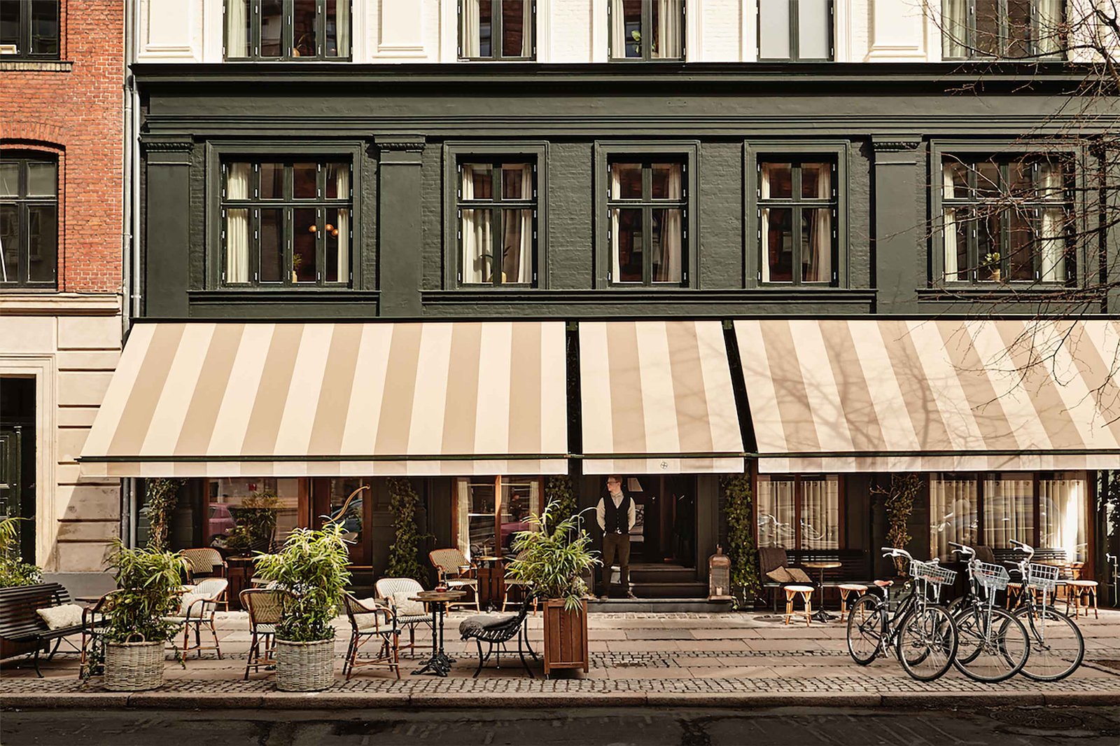 Hotel Sanders — backstory