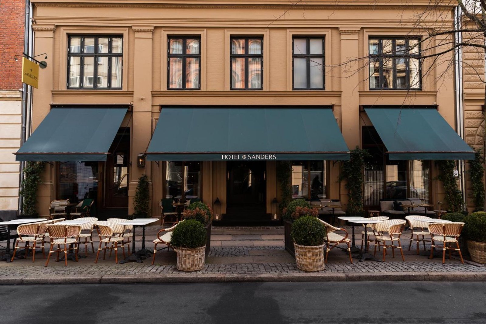 Hotel Sanders — vibe
