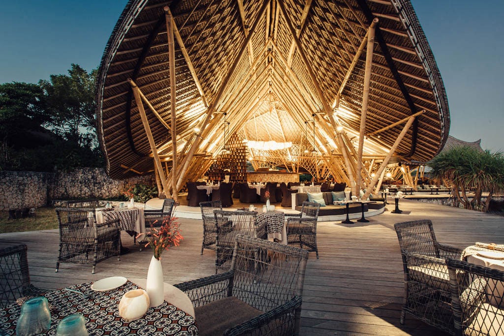 Suarga Padang Padang, dugong restaurant, bar & lounge