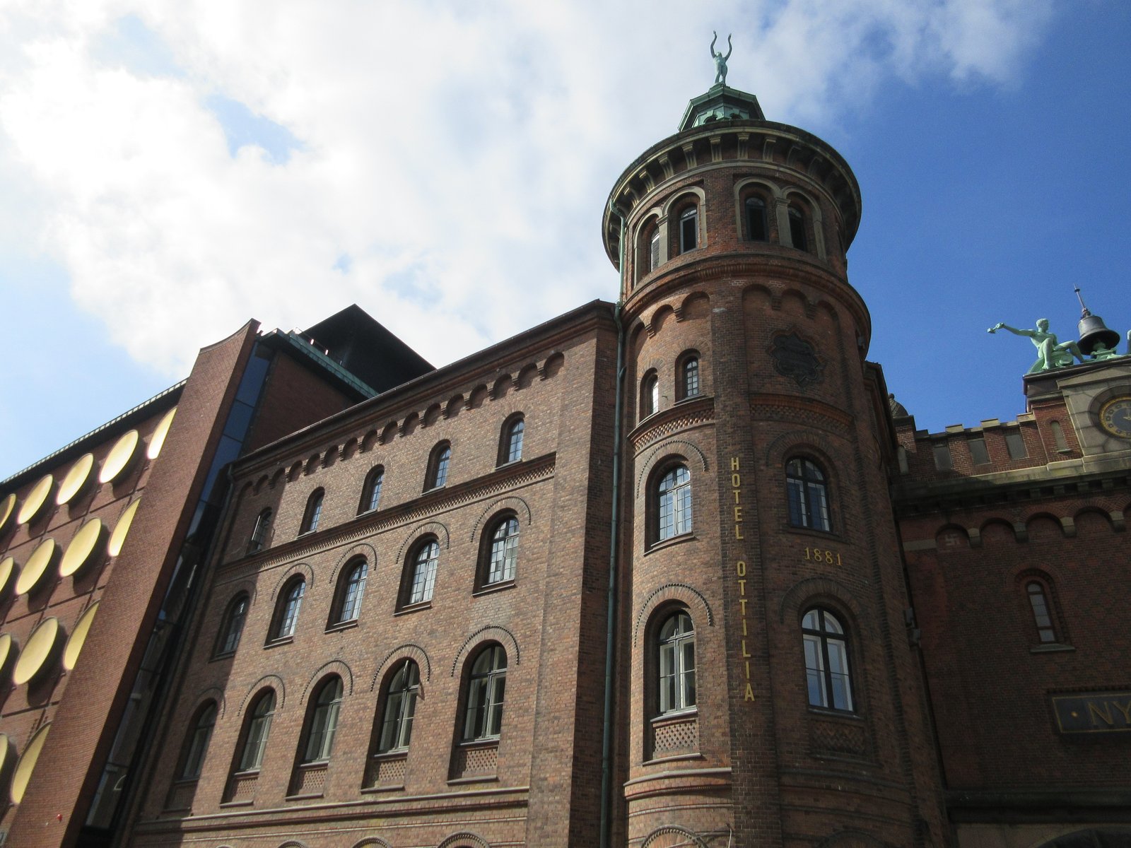 Hotel Ottilia — backstory
