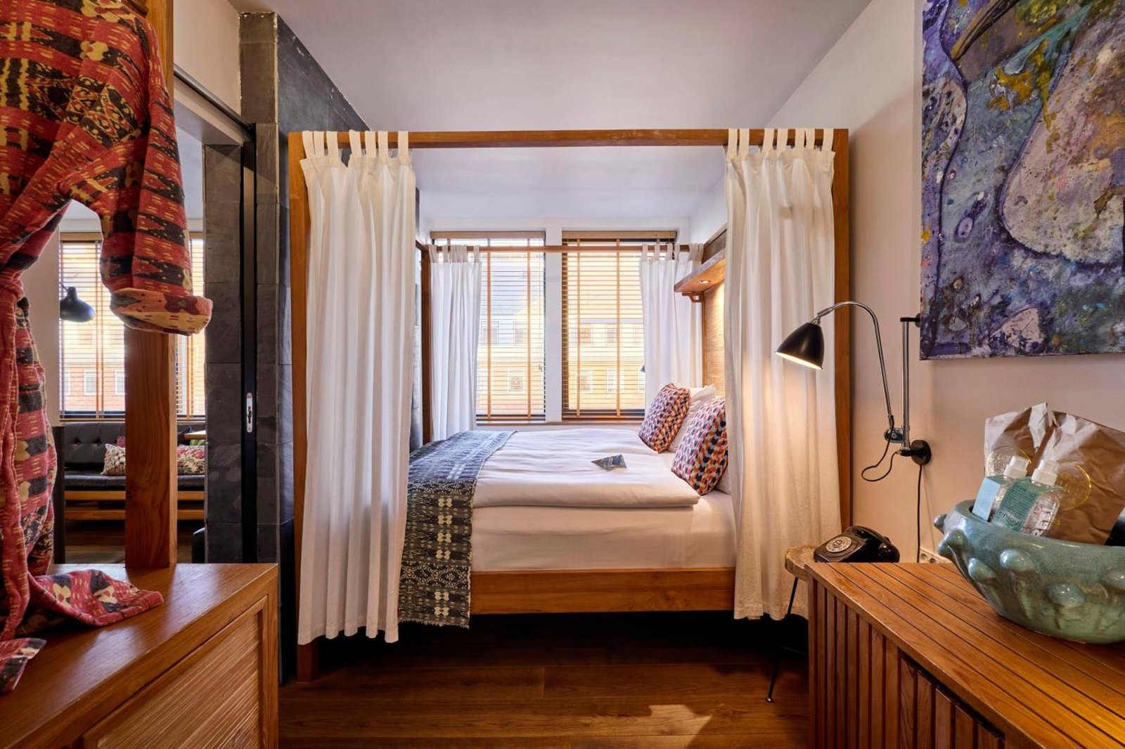 Manon Les Suites — rooms