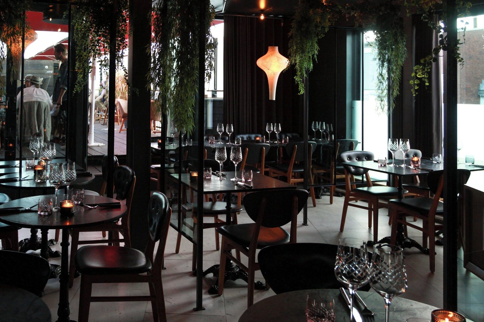 Manon Les Suites — eat & drink