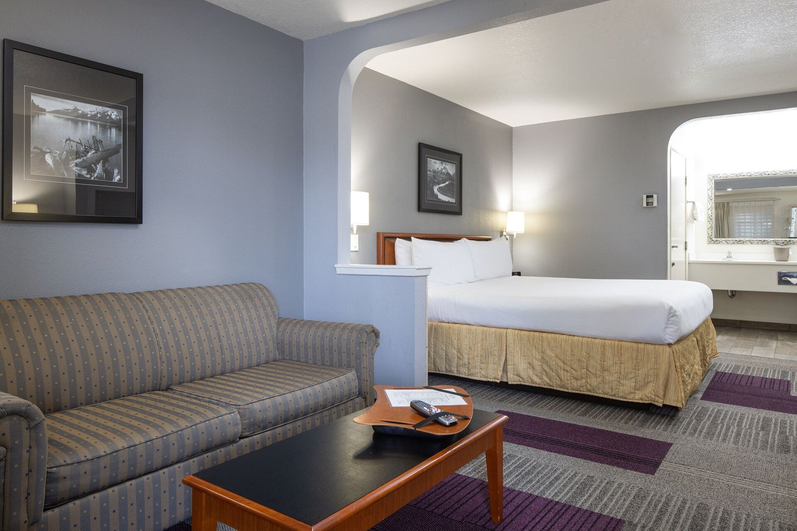 Atherton Park Inn & Suites — rooms