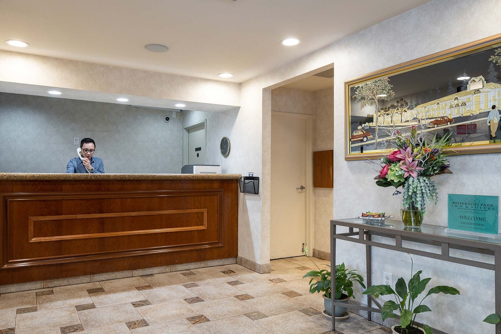 Atherton Park Inn & Suites — vibe