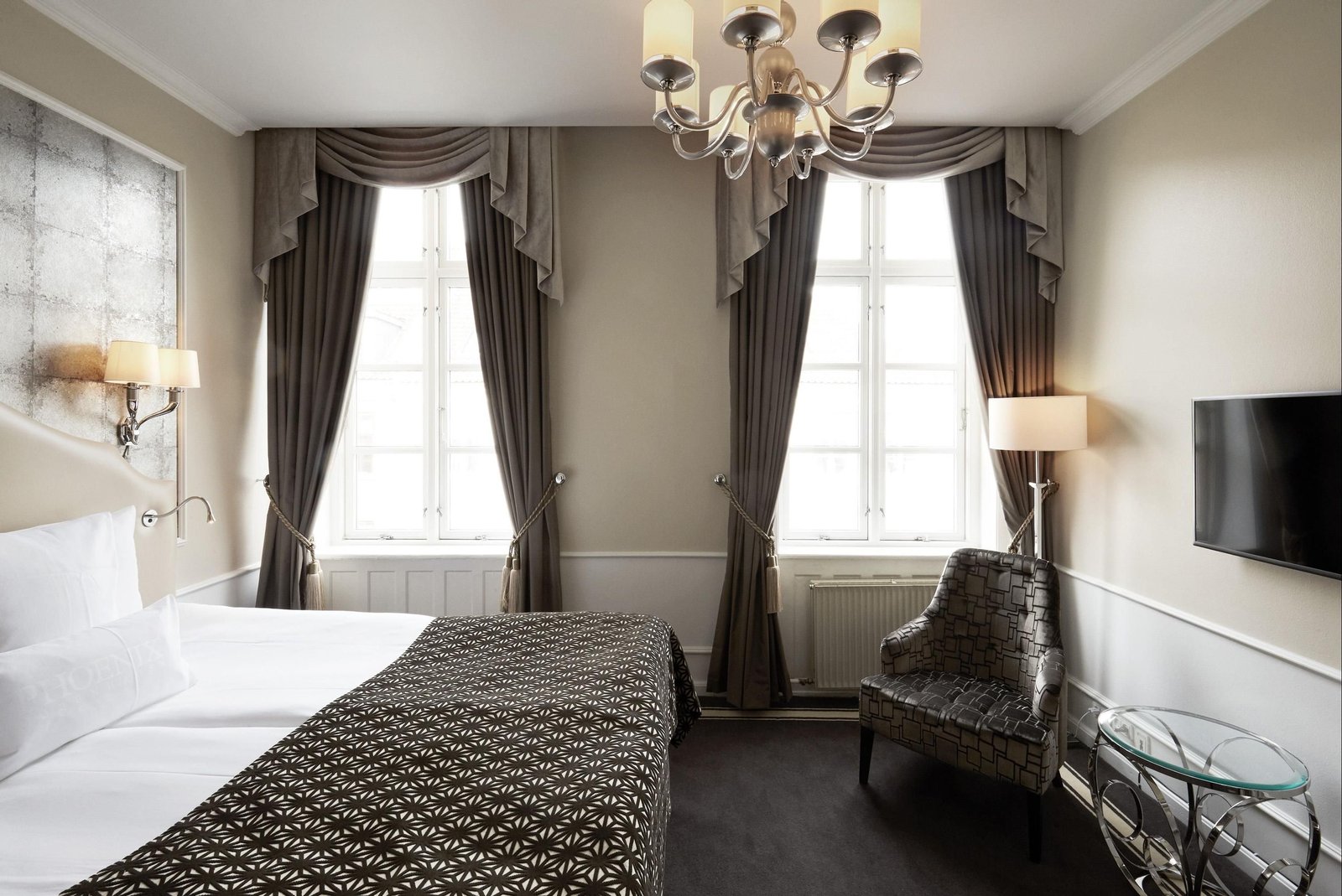 Phoenix Copenhagen — rooms