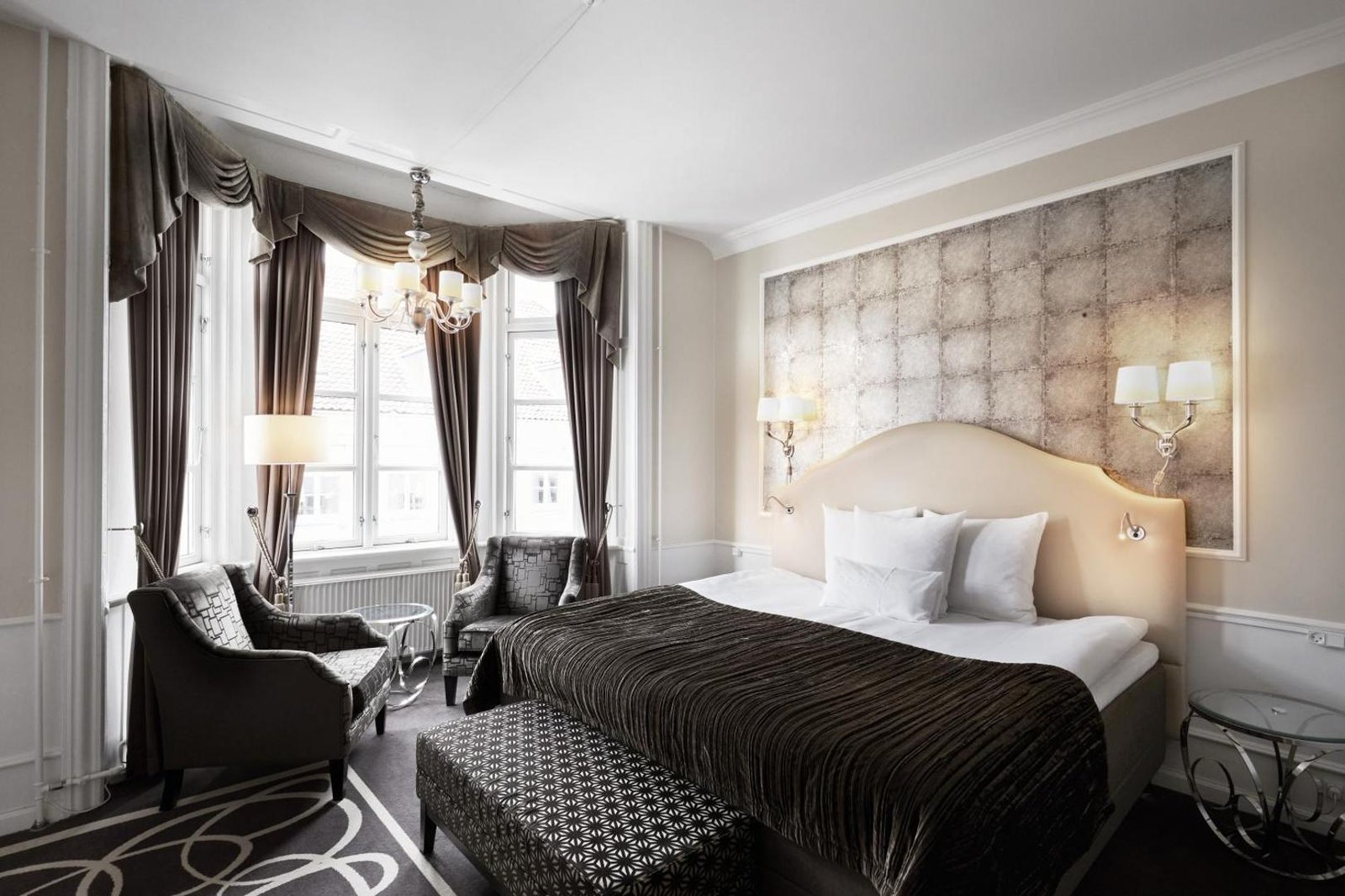 Phoenix Copenhagen — rooms
