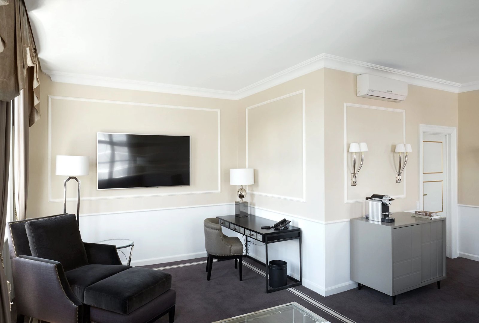 Phoenix Copenhagen — rooms