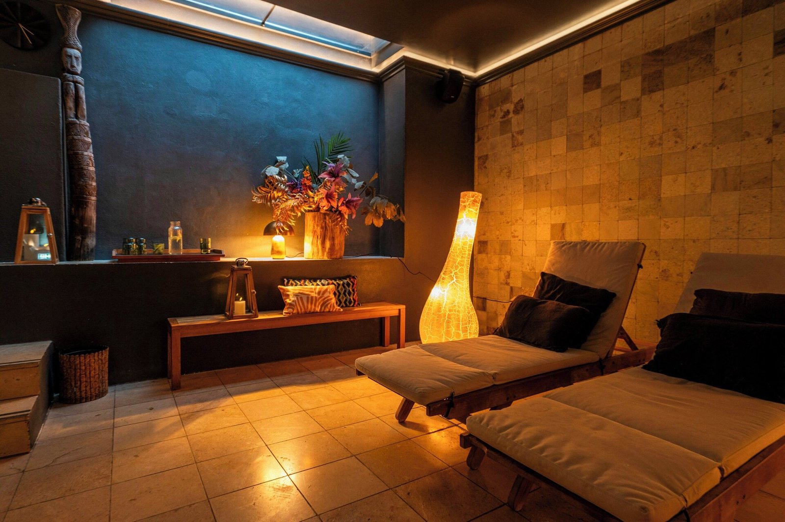 Axel Guldsmeden Hotels, the gym and lounge