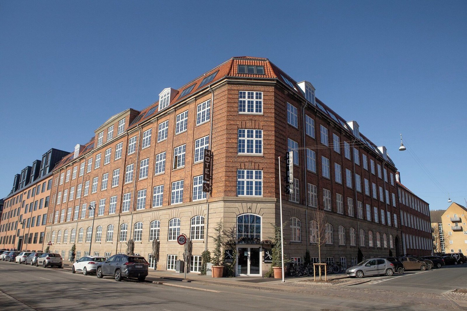 Bryggen Guldsmeden Hotel — backstory