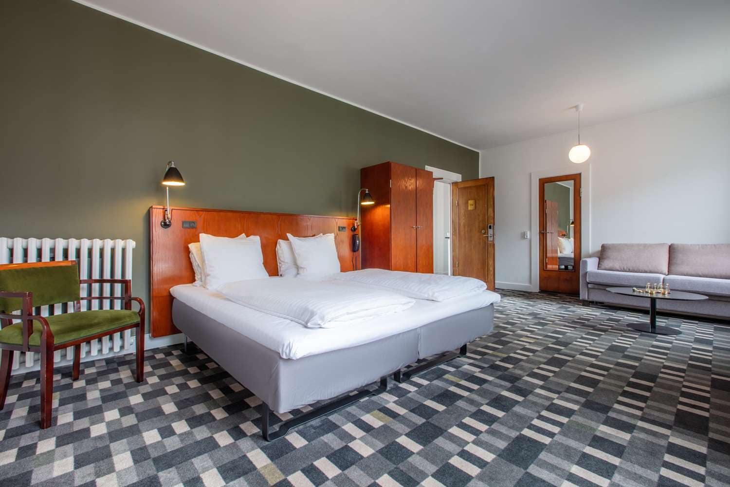 Hotel Astoria — rooms