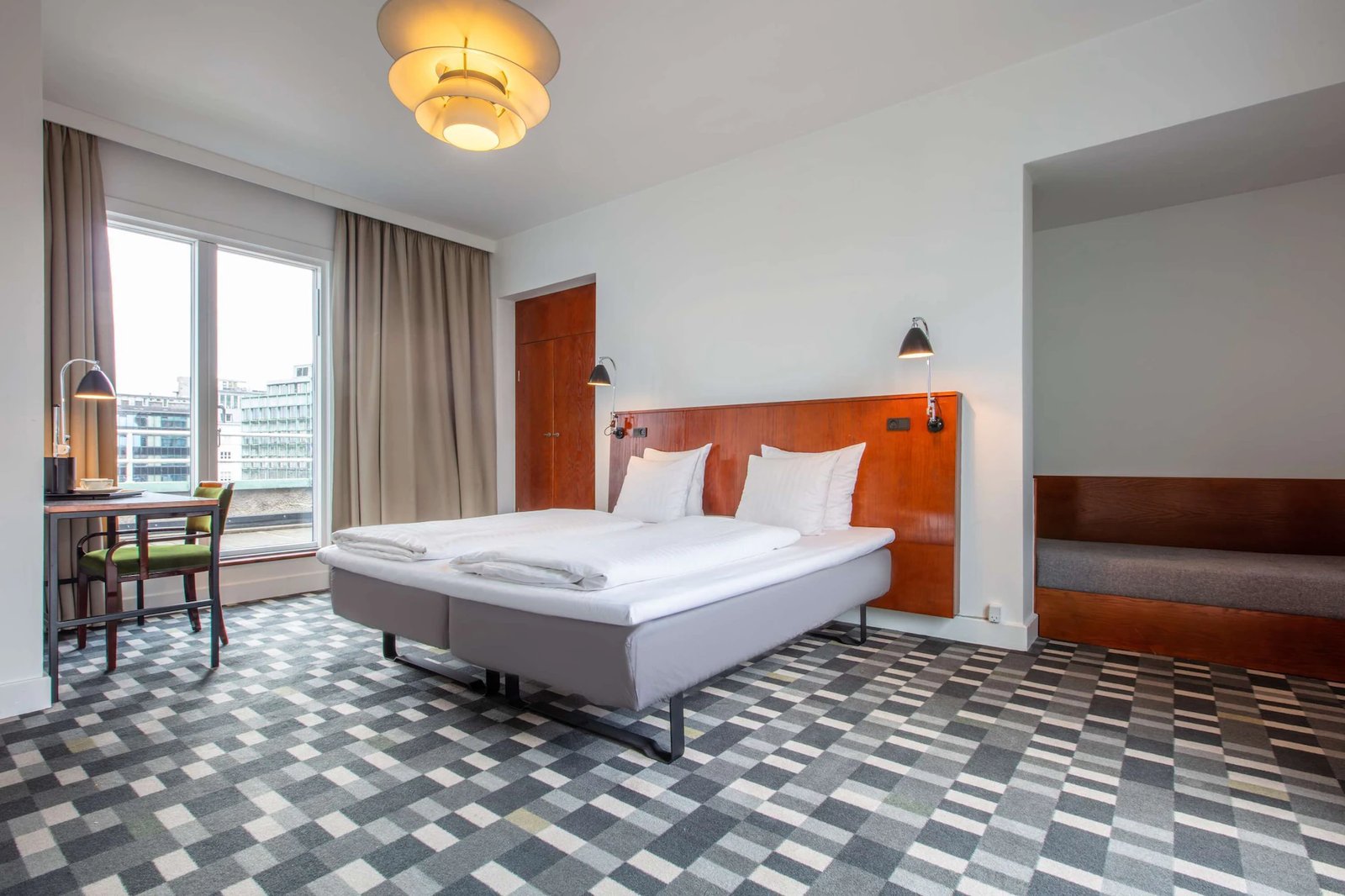 Hotel Astoria — rooms