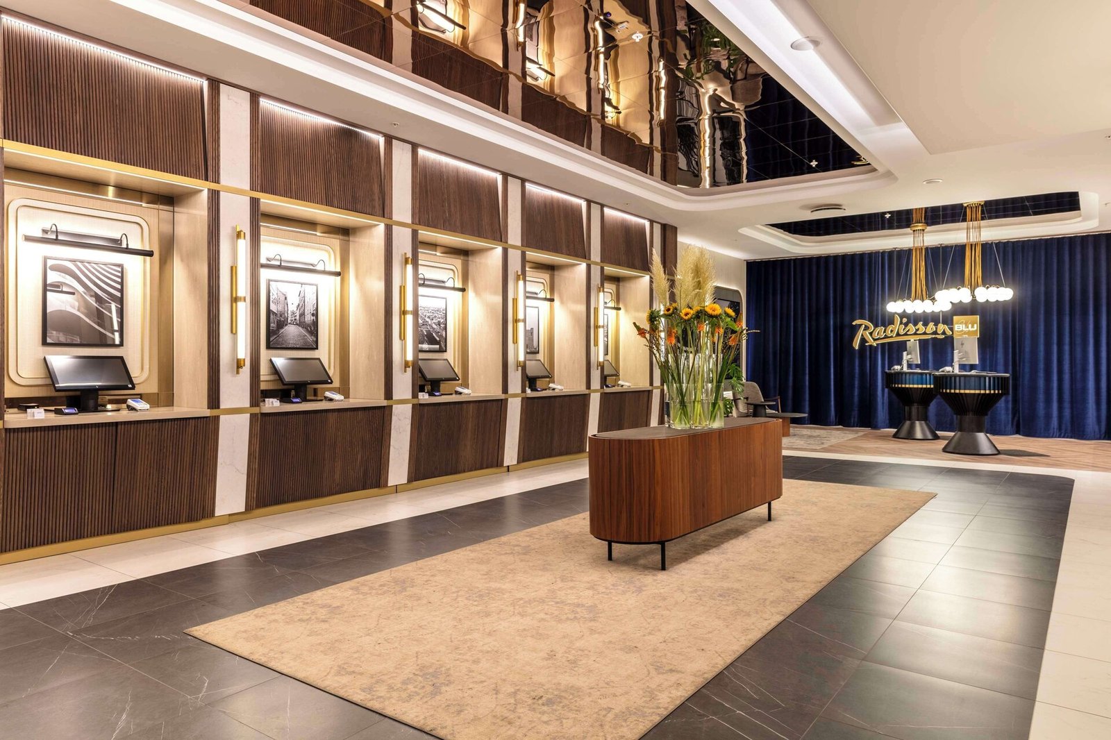 Radisson Blu Scandinavia Hotel, Copenhagen — vibe
