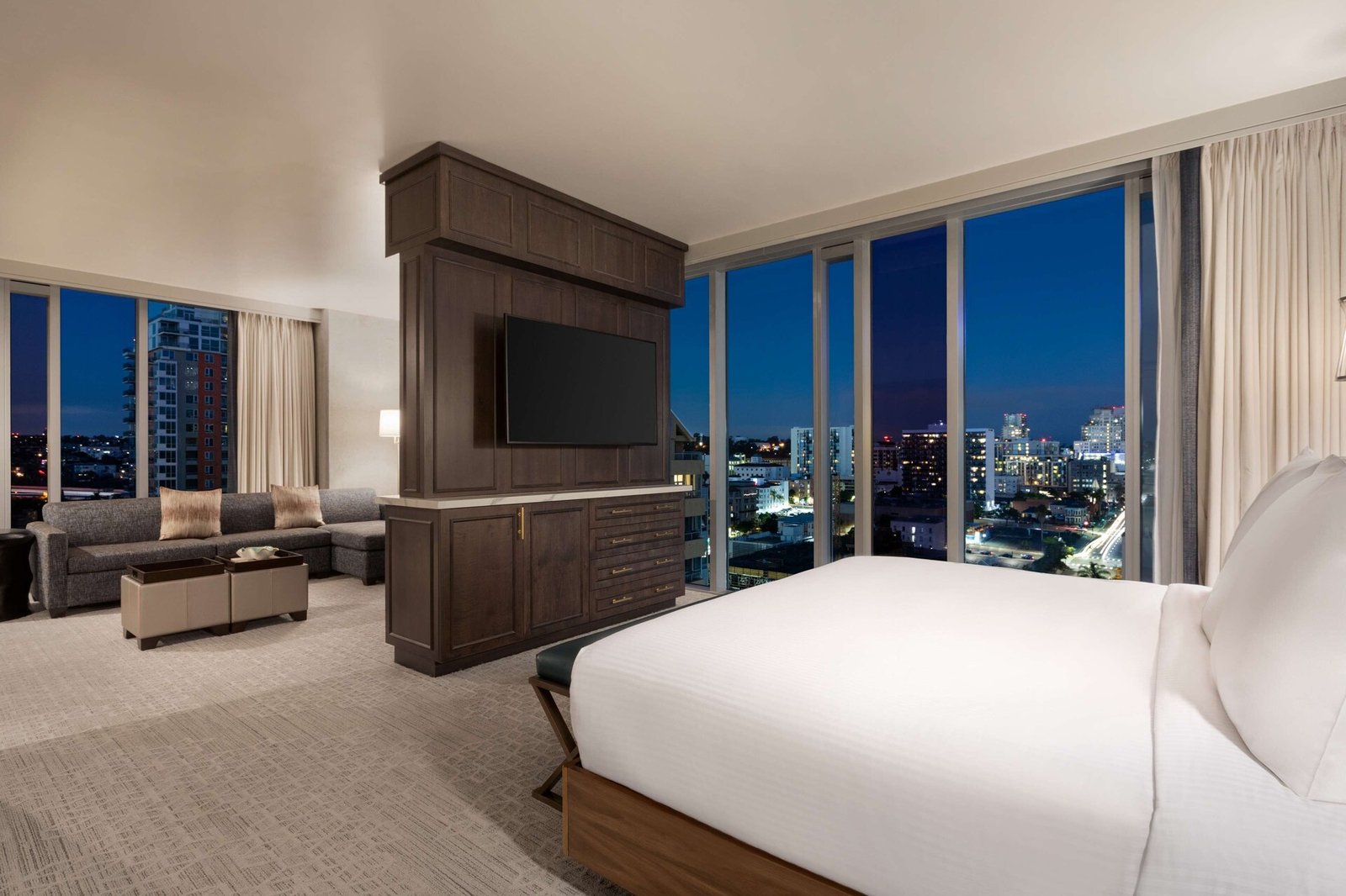 Carte Hotel San Diego Downtown, Curio Collection — rooms