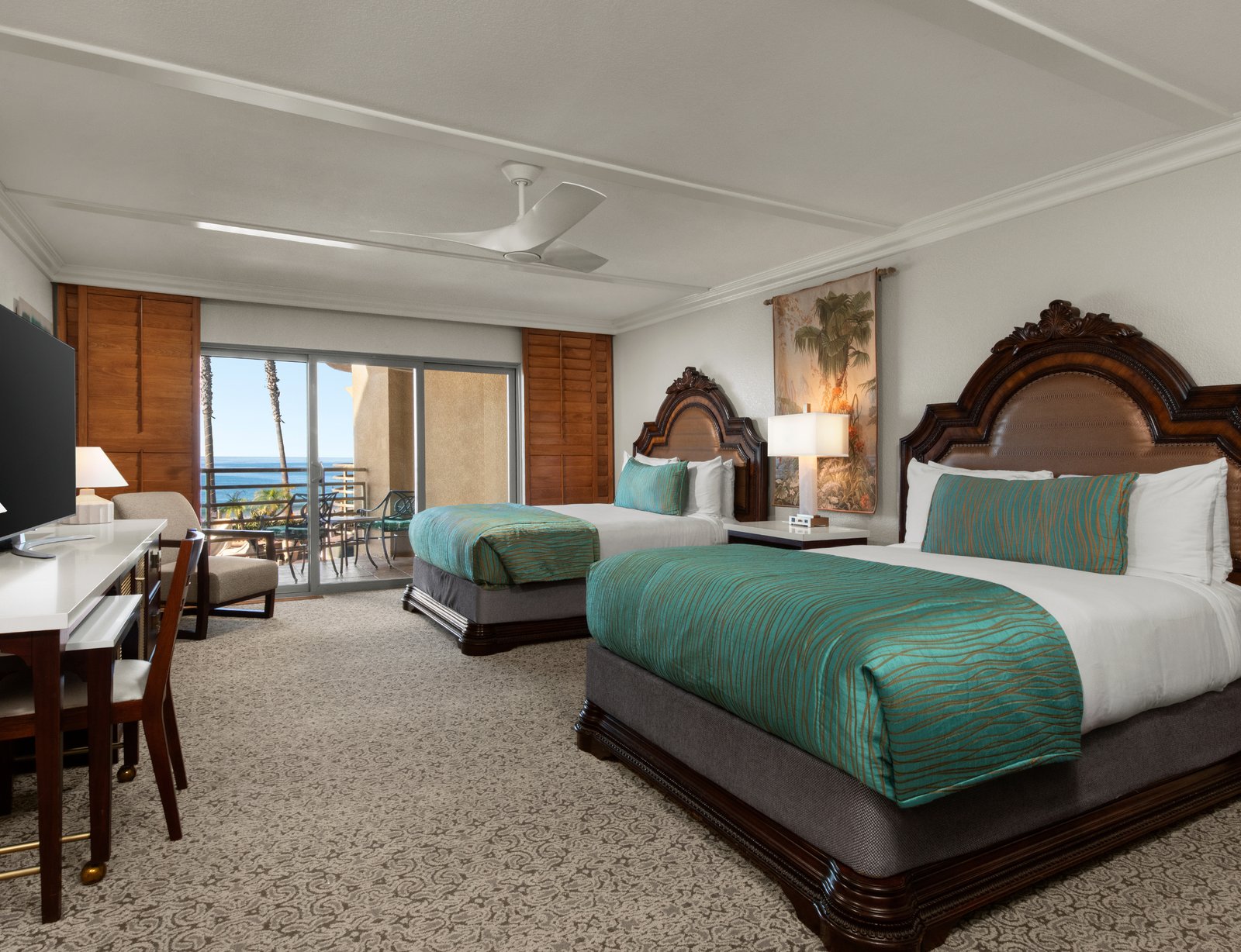 Pacific Terrace Hotel — rooms