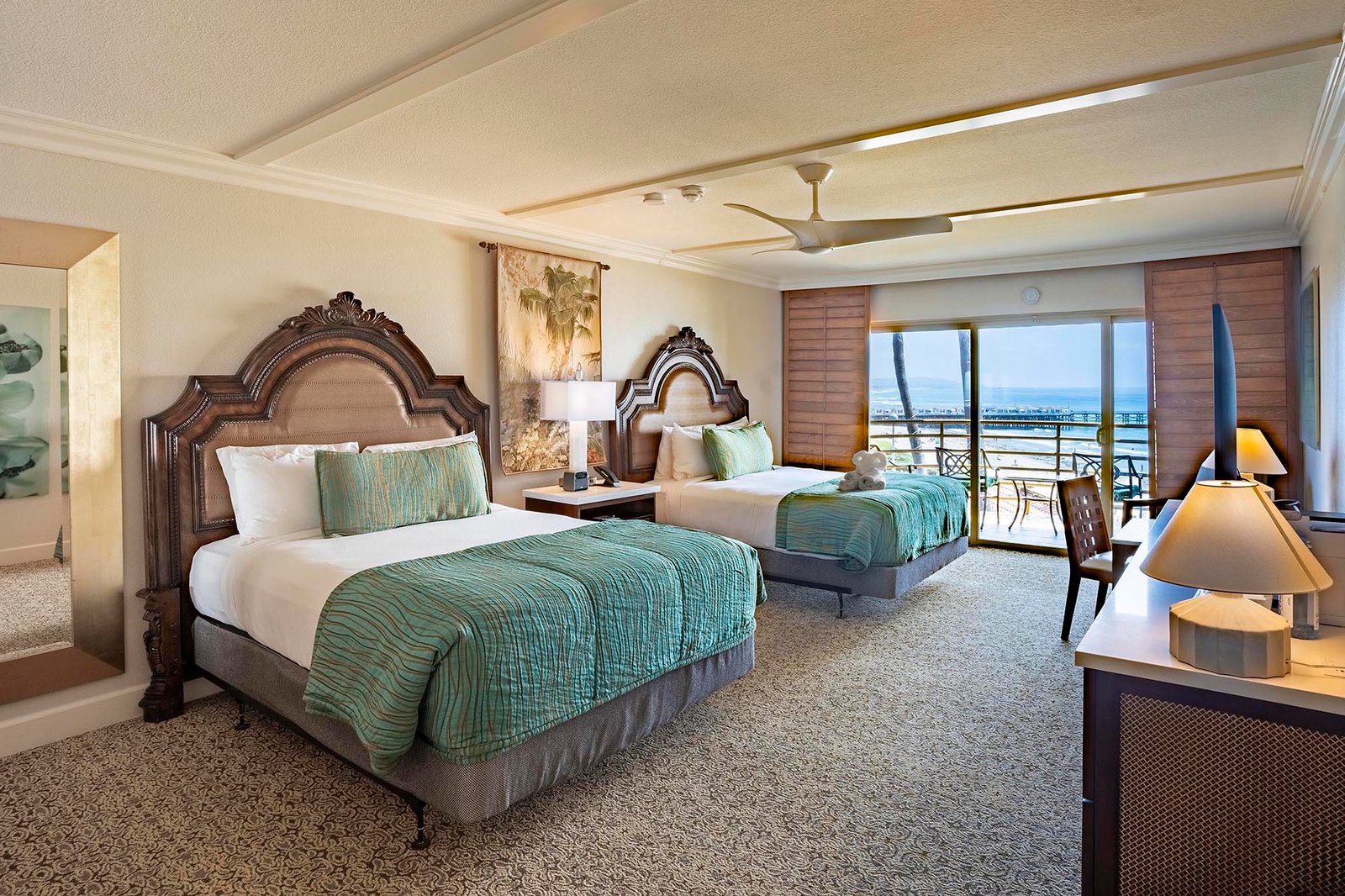 Pacific Terrace Hotel — rooms